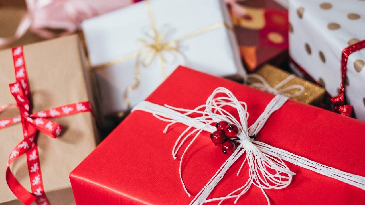 Crafting business connections with gifts